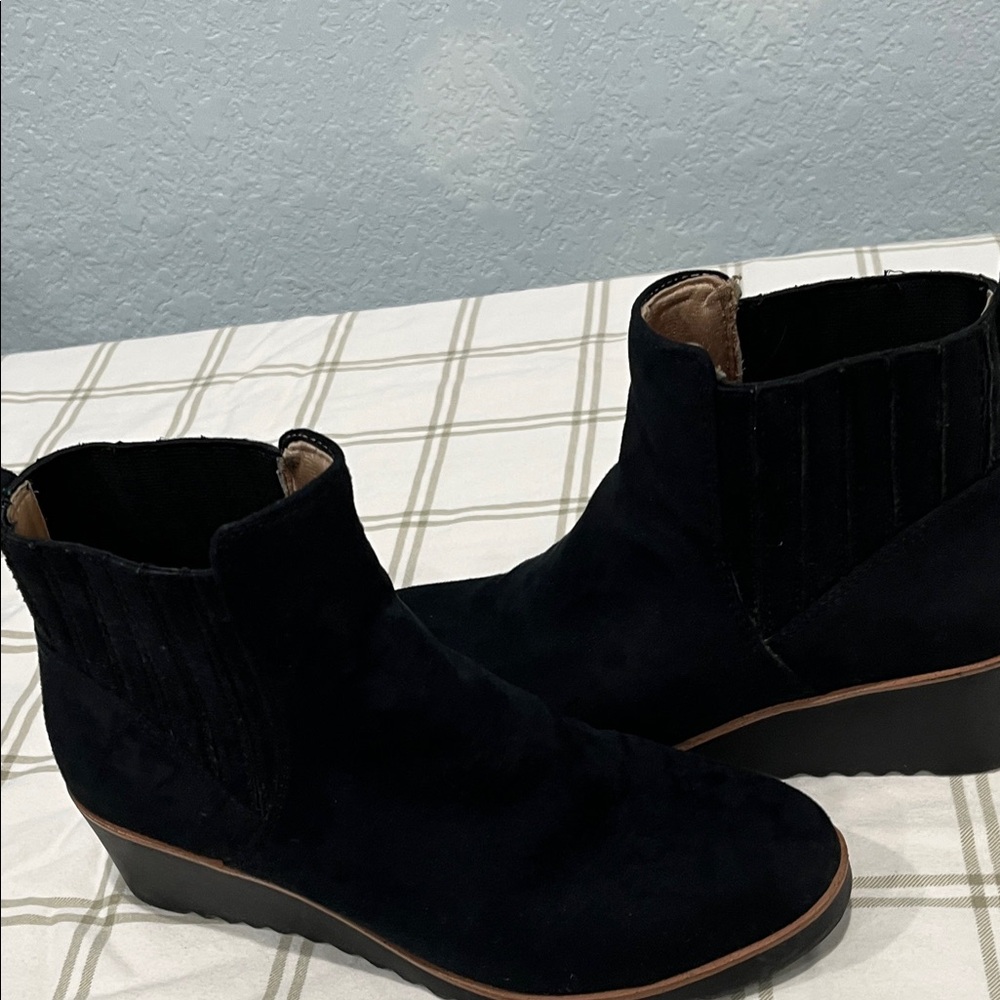 Lifestride Velocity 2.0 Black Suede Ankle Wedge Boots Size 8 - Picture 4 of 11